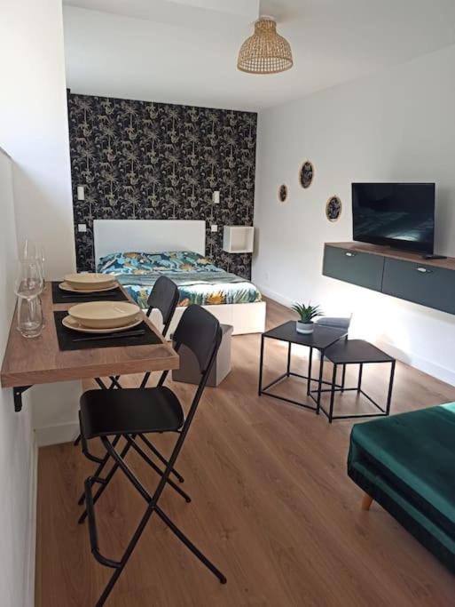 Superbe Appt Avec Cour Et Parking Gratuit A 5Min De La Cite Medievale Carcassonne Exterior foto